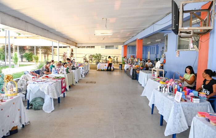 Criatividade e afeto marcam feira com presentes especiais para o Dia das Mães