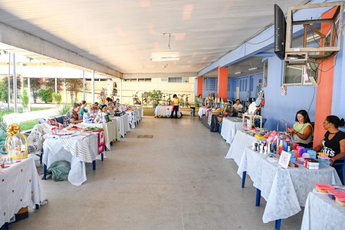 Criatividade e afeto marcam feira com presentes especiais para o Dia das Mães