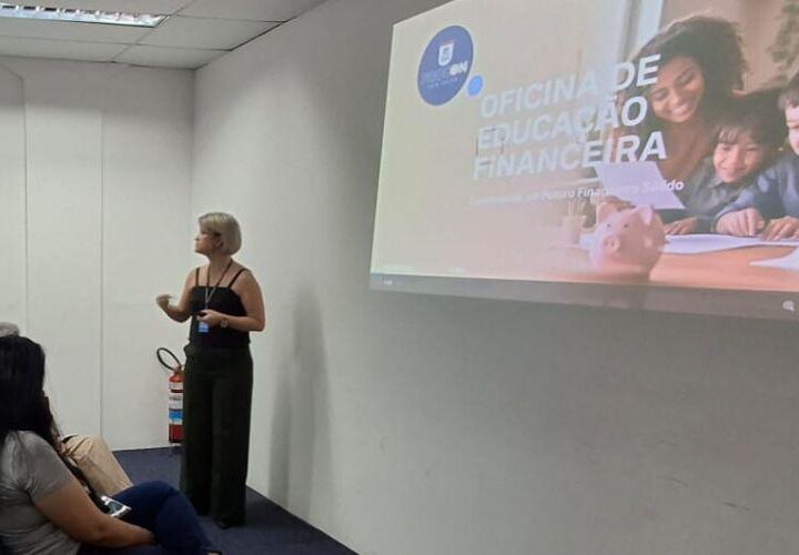 Procon aposta na educação financeira para auxiliar consumidores endividados
