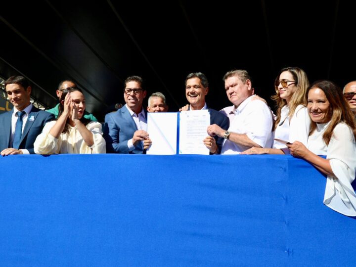 Aniversário de Cariacica é marcado por pacote de investimentos de mais de R$ 49 milhões