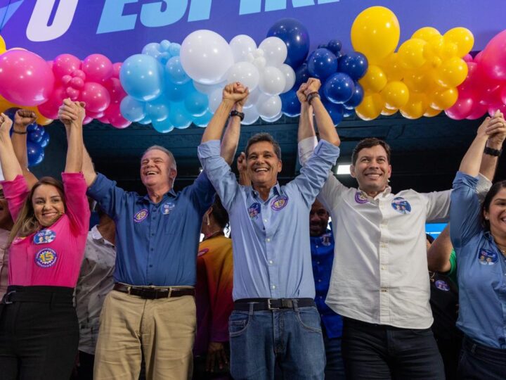 Em Vila Velha, Arnaldinho reúne aliados e lança candidaturas de Ferraço e Casagrande