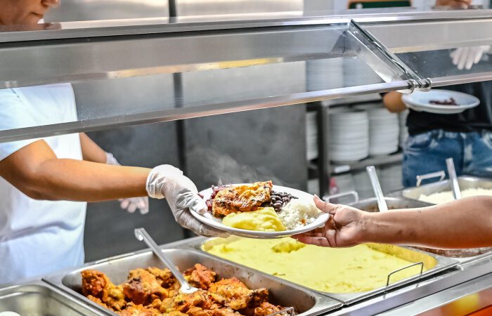 Restaurante Popular ultrapassa 230 mil refeições servidas em menos de um ano