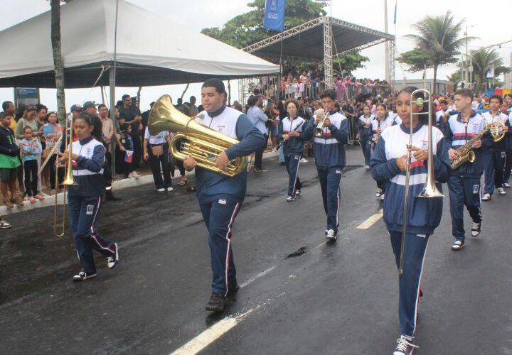 Alunos e agentes da Guarda Municipal participam das celebrações de 7 de Setembro