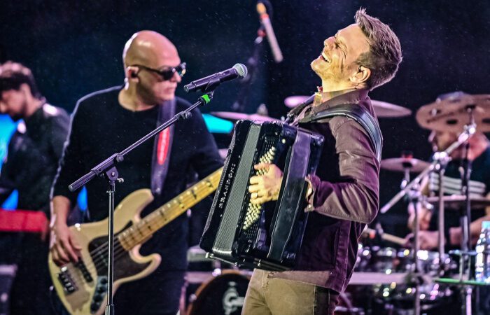 Celebra Vitória reúne grandes sucessos no segundo dia de programação na Praça do Papa