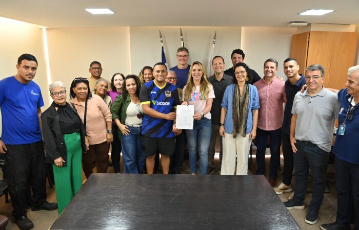 Requalificação do Campo do Alagoano começa com assinatura de ordem de serviço