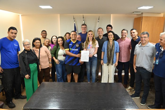 Requalificação do Campo do Alagoano começa com assinatura de ordem de serviço