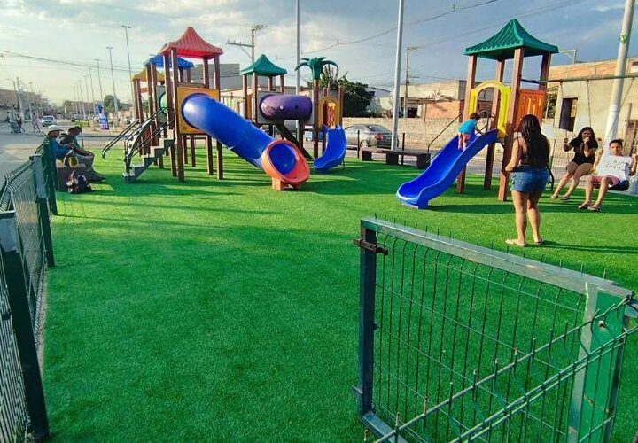 Praças entram em nova etapa de manutenção com recuperação de gramados