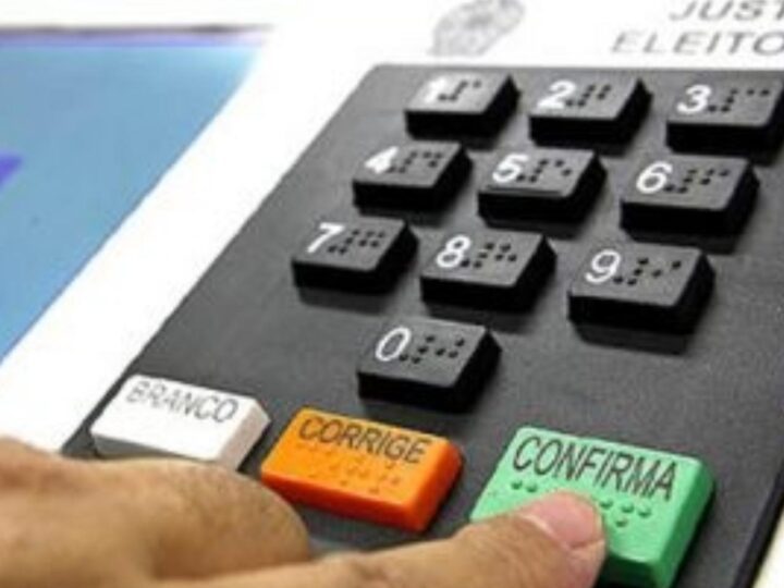 Vitória prepara espaços públicos para receber eleitores no domingo de votação