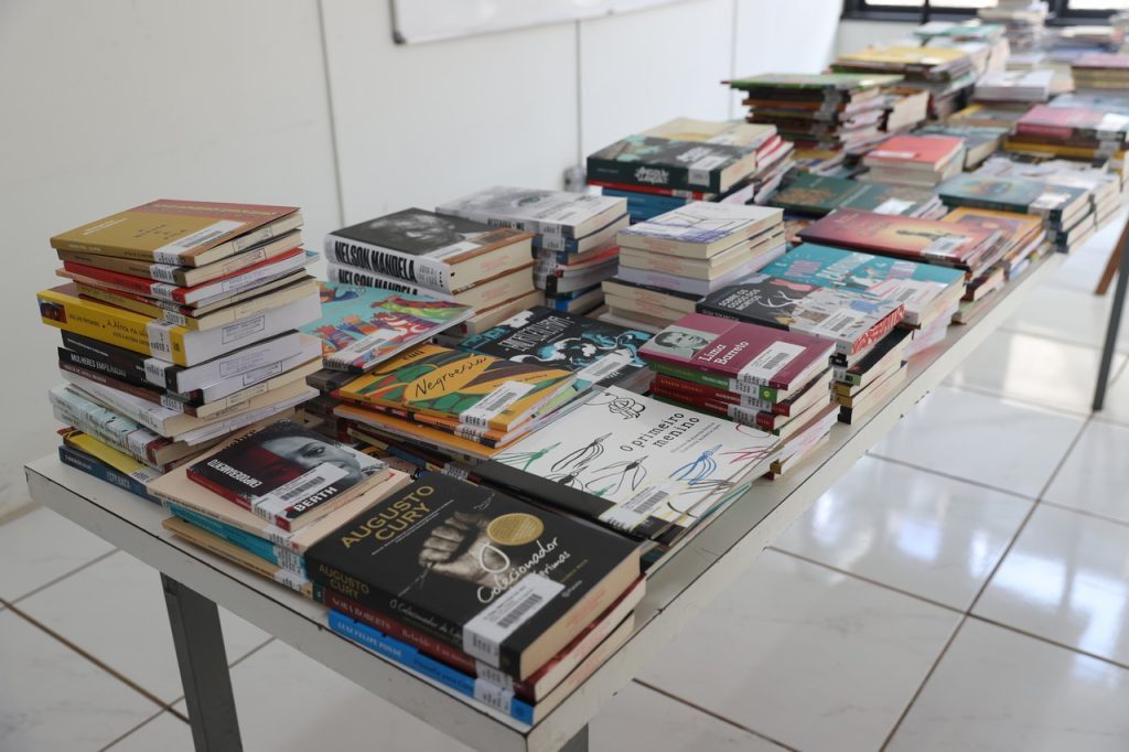 Biblioteca Municipal realiza ação “Banca Troca de Livros”