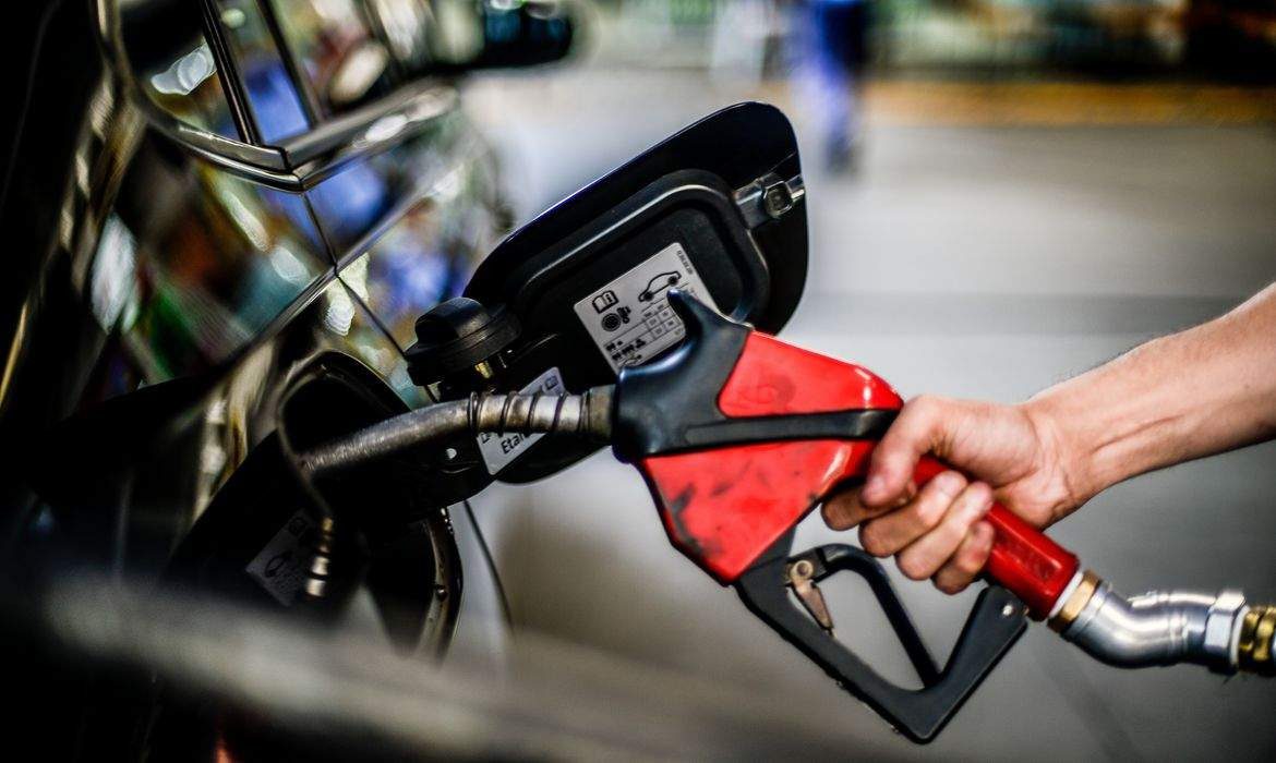 Mesmo com alta na gasolina, inflação desacelerou na Grande Vitória