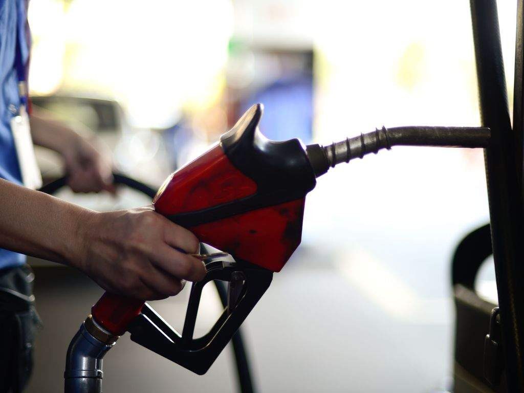 Preço da gasolina cai 0,42% e etanol tem aumento de 0,17% em abril, revela IPTL