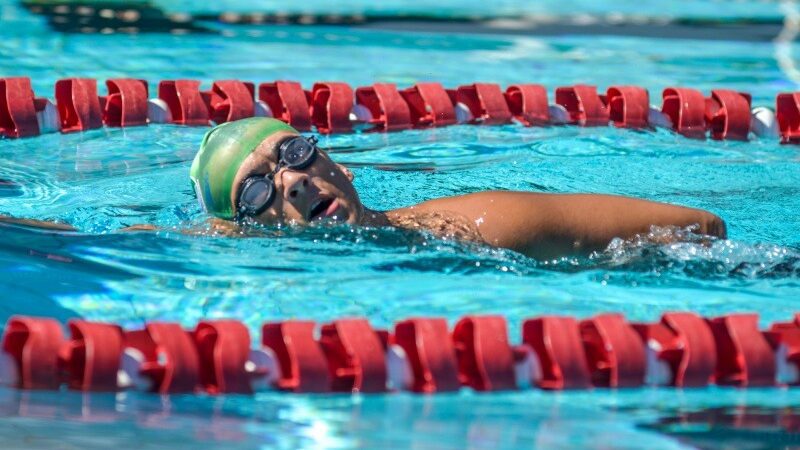 Atletas paralímpicos do Álvares Cabral brilham no circuito nacional de natação e garantem 27 medalhas