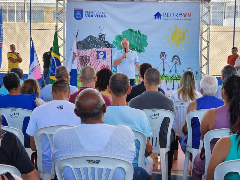 Inauguração de Quadra Esportiva e visita do Governador a projetos de macrodrenagem em Vila Velha