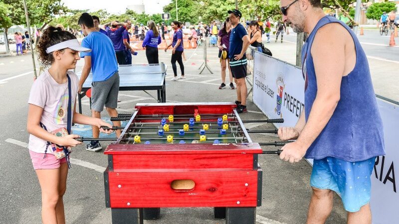 Esporte e diversão dominam a Orla de Camburi no domingo