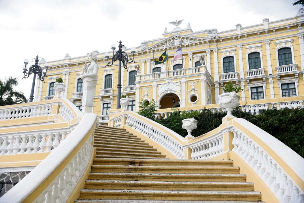 Visita ao Palácio Anchieta: Monitores de turismo de Vila Velha conhecem o histórico local