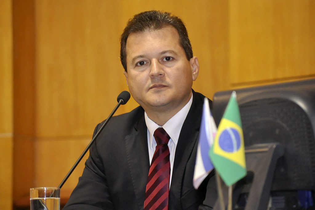 Ex-prefeito Gildevan Fernandes cogita voltar a disputar eleições em Pinheiros