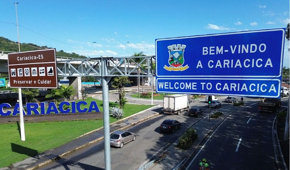 Cariacica aprimora hospitalidade com placas turísticas que incluem tradução para inglês