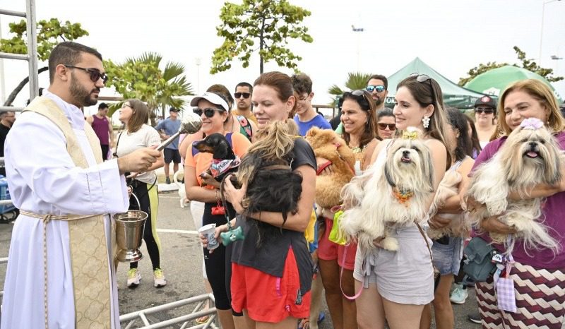 Evento “Cãominhada” une pets, tutores e amigos em Camburi