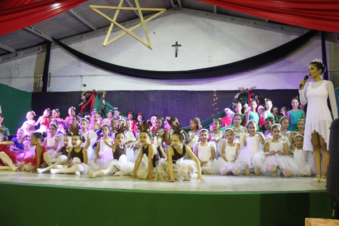 Espetáculo “Sonho de Natal” encanta público em Jaguaré