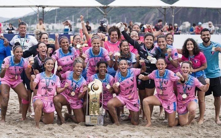 São Pedro Beach Soccer recebe título de melhor time do mundo