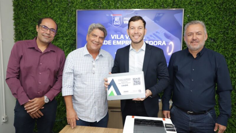 Aderes premia Arnaldinho Borgo com título “Prefeito Amigo do NossoCrédito”