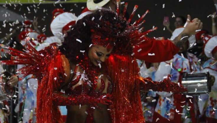 Desfile da Mug Celebra a Arte de Homero Massena no Carnaval de Vitória