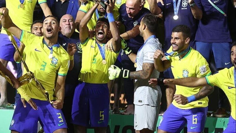 Com capixabas, Brasil se sagra hexacampeão mundial de Beach Soccer