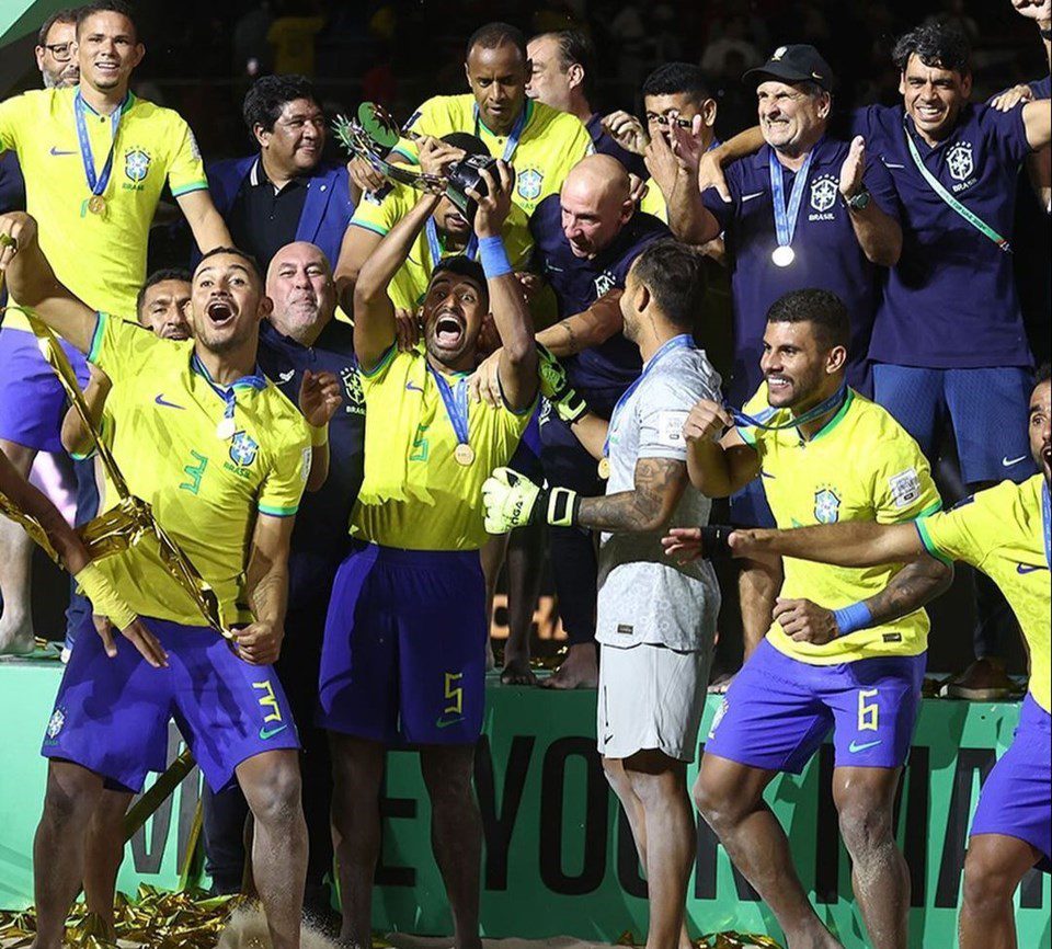 Com capixabas, Brasil se sagra hexacampeão mundial de Beach Soccer