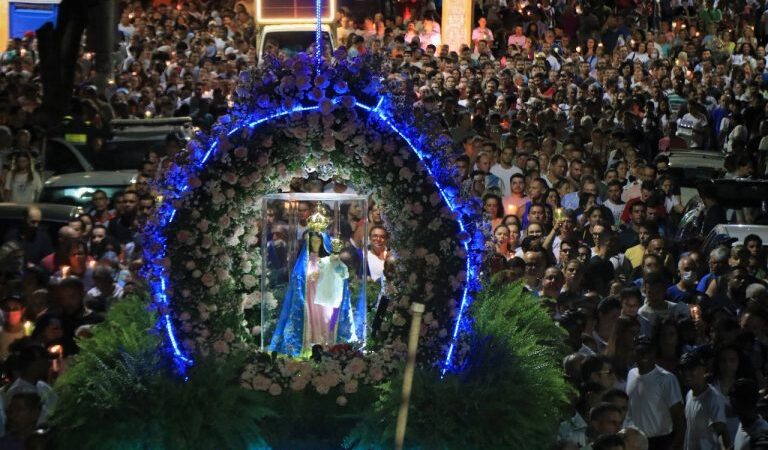 Programação completa de missas, romarias e shows da Festa da Penha