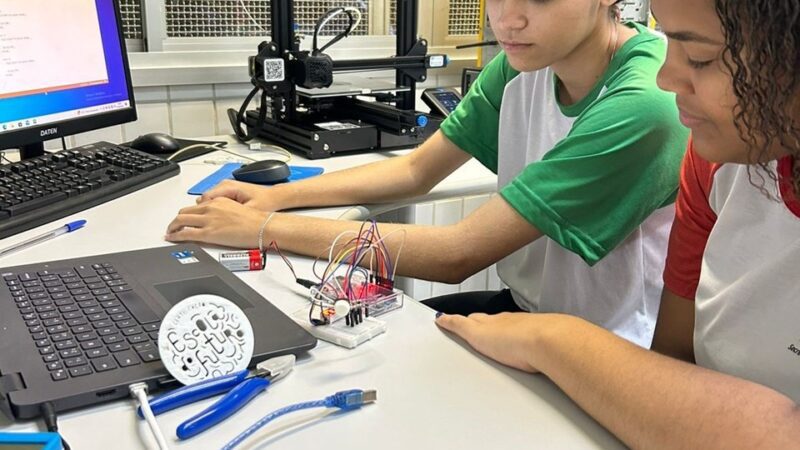 Robótica educacional é implementada em projetos iniciados na Escola de Cachoeiro de Itapemirim