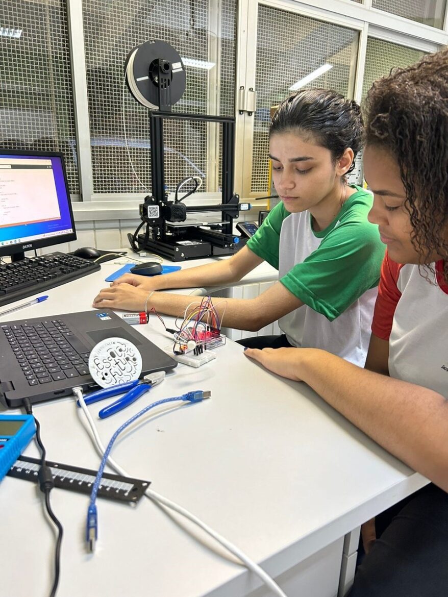 Robótica educacional é implementada em projetos iniciados na Escola de Cachoeiro de Itapemirim