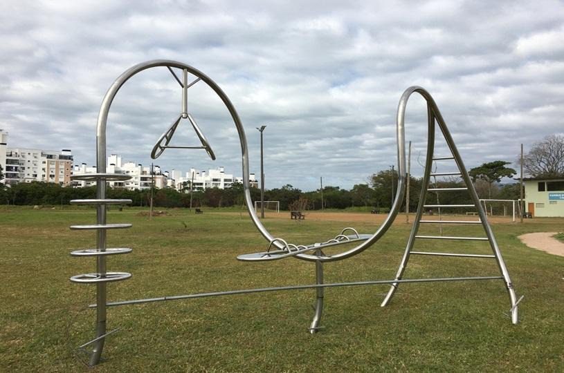 Nova escultura interativa de artista do Paraná é inaugurada no Parque da Cidade