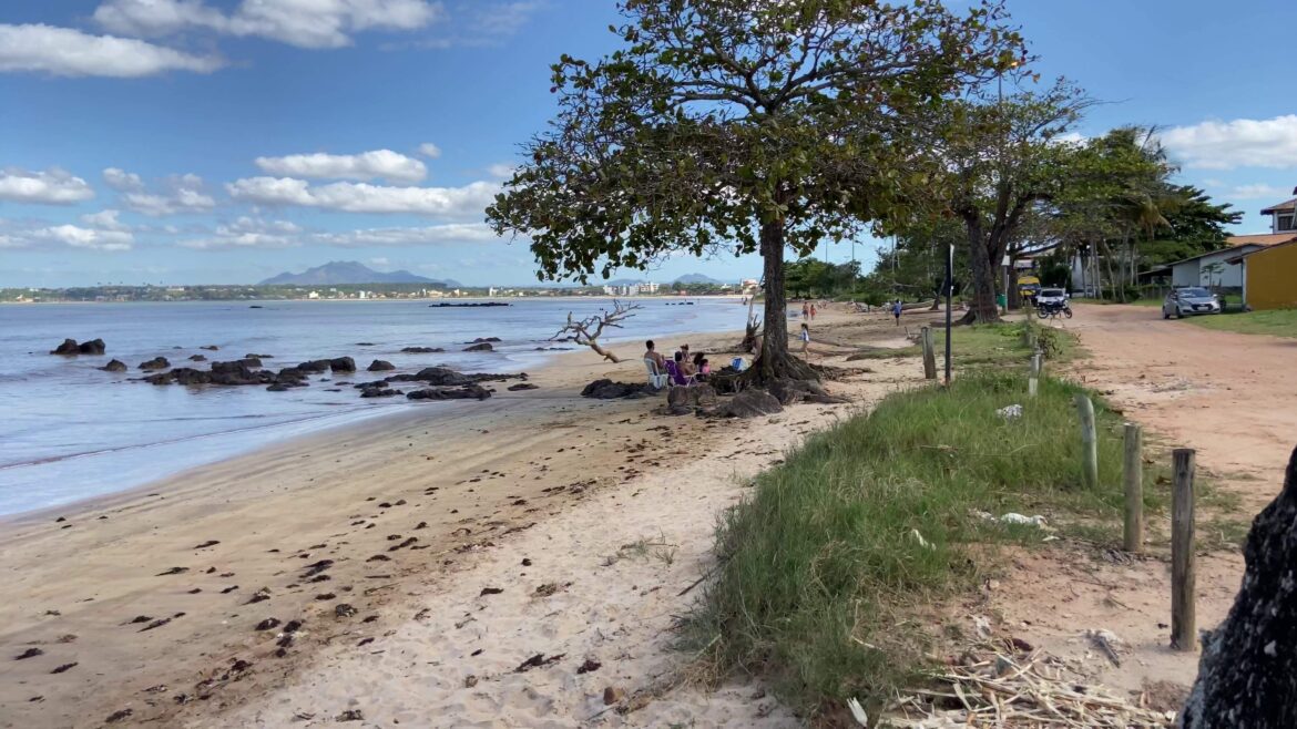 Orla de Praia Grande em Fundão será renovada com calçadões e ciclovia