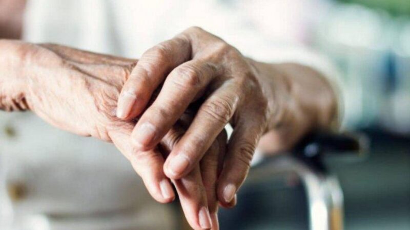 SUS terá primeiro medicamento para demência associada ao Parkinson