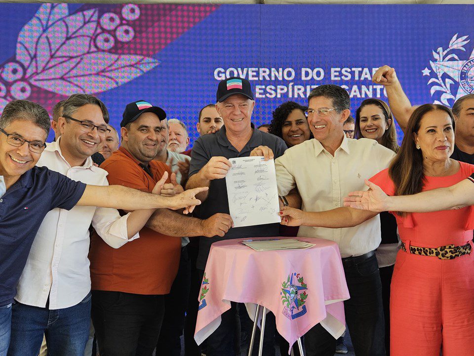 Governo inaugura obras e anuncia edital para pavimentação de rodovia em Divino de São Lourenço