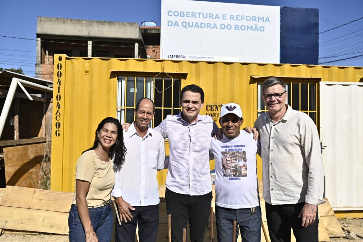 Prefeito Pazolini Visita Obras de Cobertura da Quadra Poliesportiva no Romão