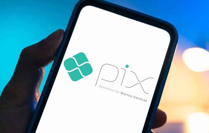 Banco Central anuncia mudanças no Pix para celulares