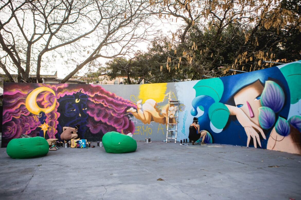 Cultura e Lazer: Prainha de Vila Velha Ganha Exposição a Céu Aberto