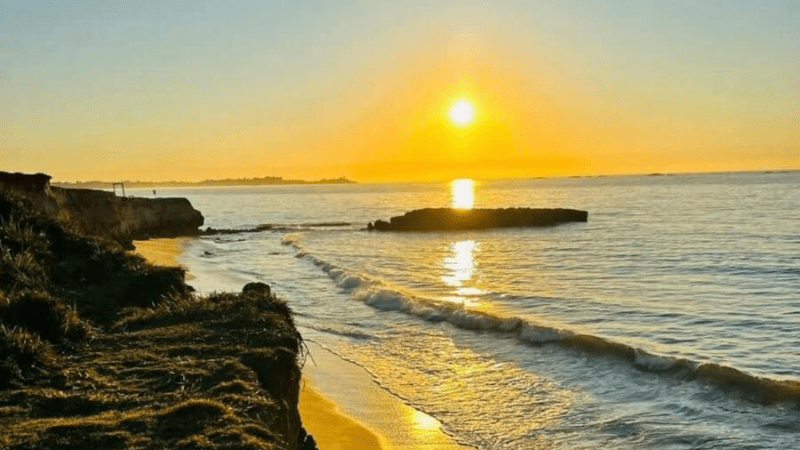 Praia escondida no Espírito Santo vira destino favorito de turistas