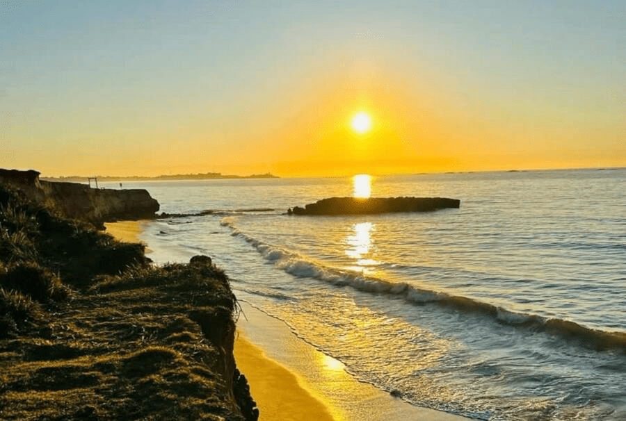 Praia escondida no Espírito Santo vira destino favorito de turistas