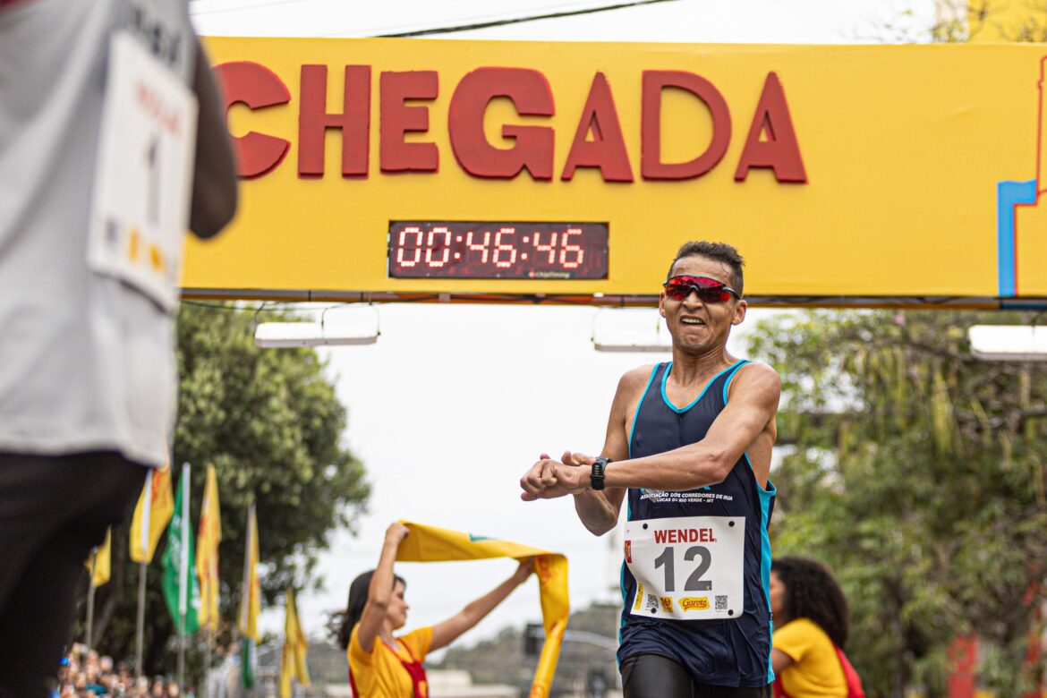 Atleta queniano triunfa nas Dez Milhas Garoto, registrando o segundo tempo mais veloz de todos os tempos