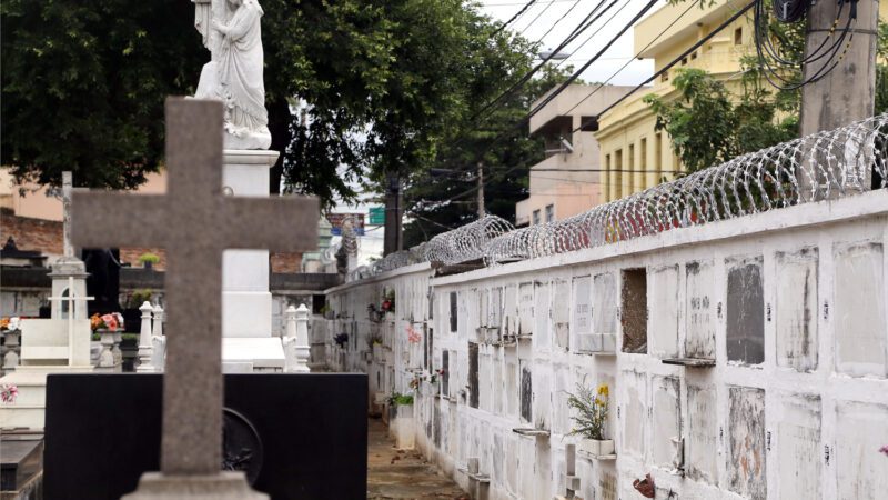 Os cemitérios de Vitória se preparam para homenagens aos falecidos no Dia de Finados