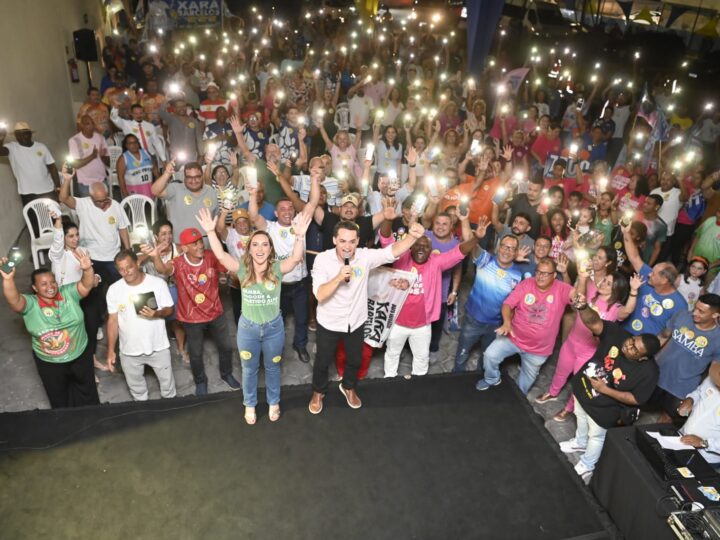 Carnavalescos reunidos no Encontro do Samba mostram apoio à reeleição de Pazolini