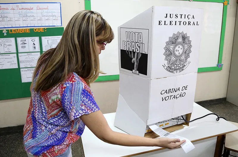 Esteja atualizado sobre a votação ao vivo na sua região