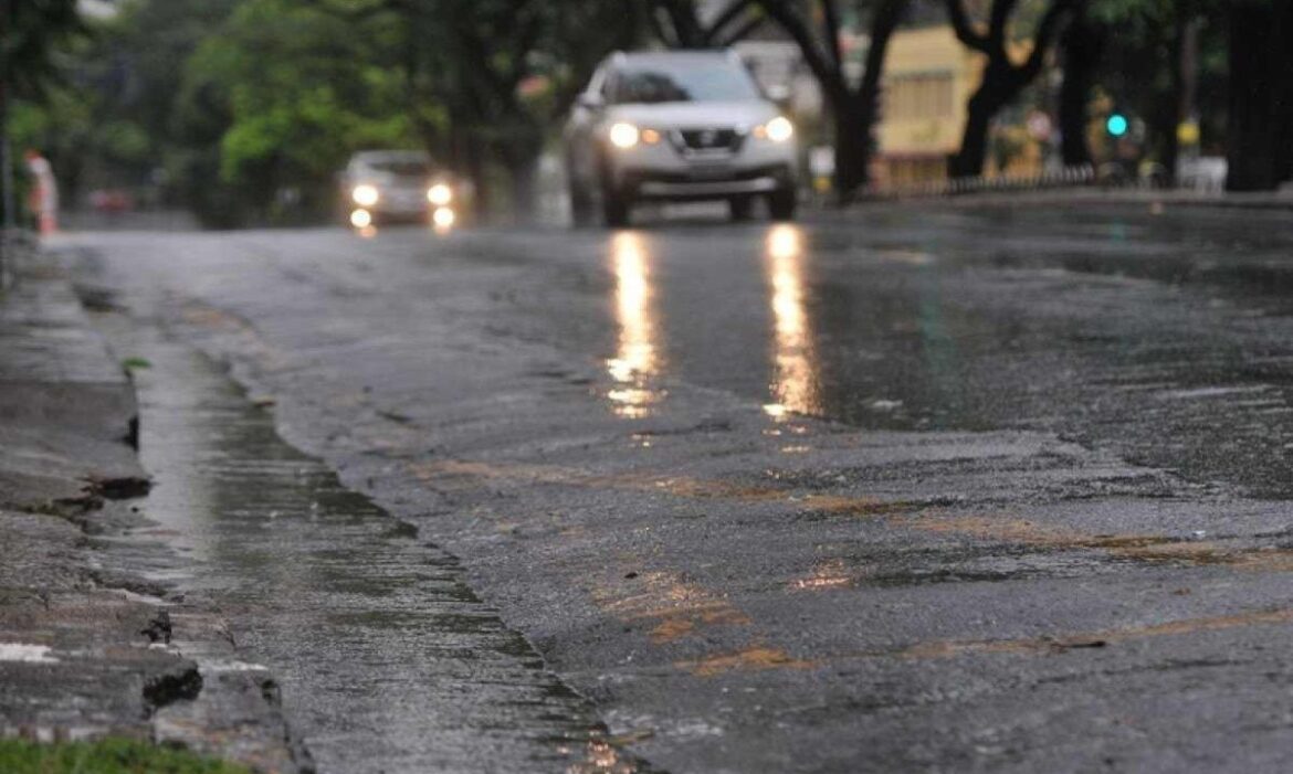 Alerta de tempestade e granizo é esperado no Espírito Santo neste domingo