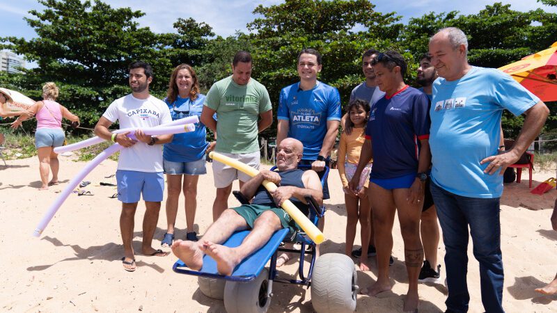 Praia Acessível, projeto de lazer inclusivo, ganha novo ponto em Jardim Camburi