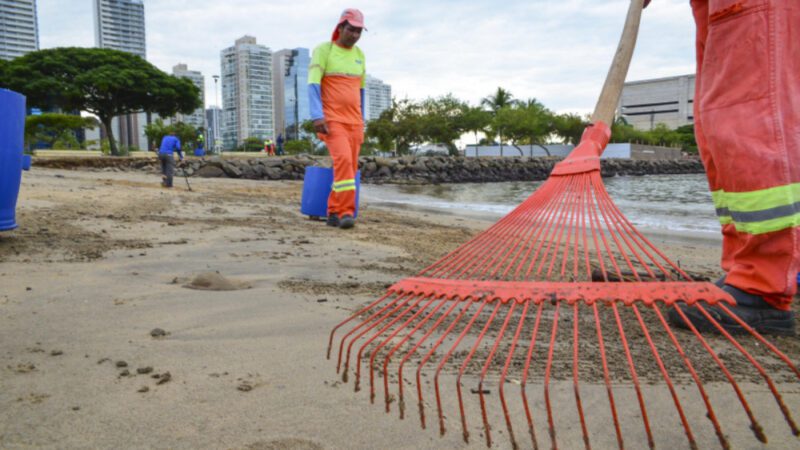 Arena de Verão 2025: Equipes de limpeza trabalham 24h para preservar Praia de Camburi