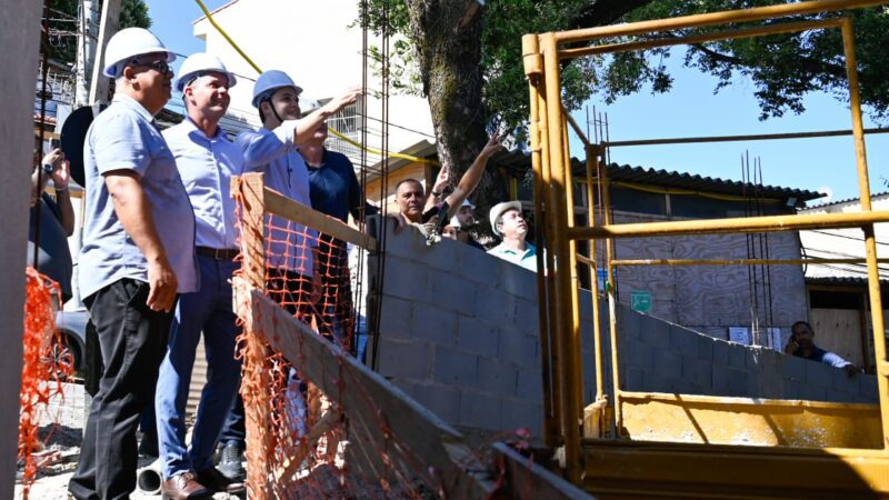 Pazolini visita obra do novo Centro Especializado de Assistência Social de Maruípe