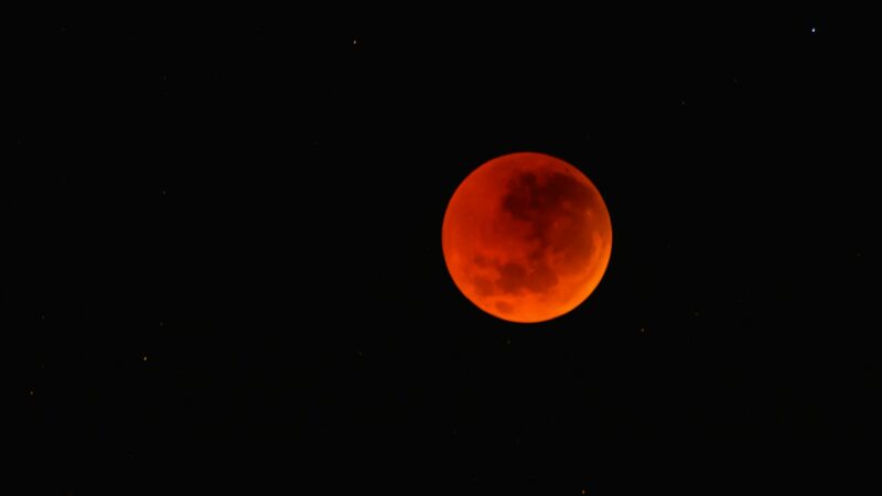 “Lua de Sangue”: Como ver o eclipse nesta sexta (14/03)