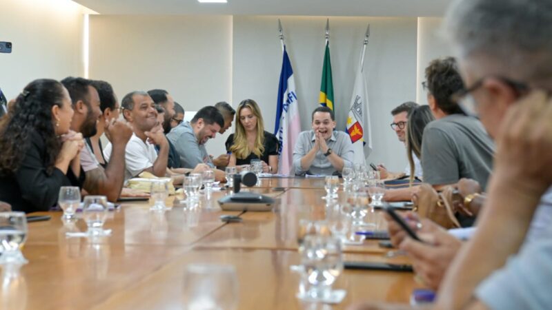 Prefeito Pazolini reúne secretários e líderes da comunidade na PMV em tarde de diálogo e alinhamento